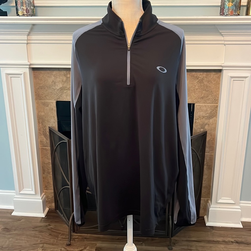 Oakley Pullover